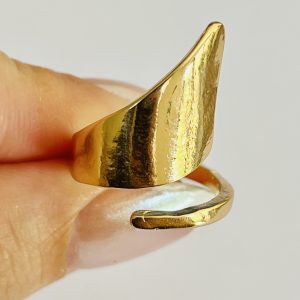 ANILLO DE ACERO DORADO AJUSTABLE