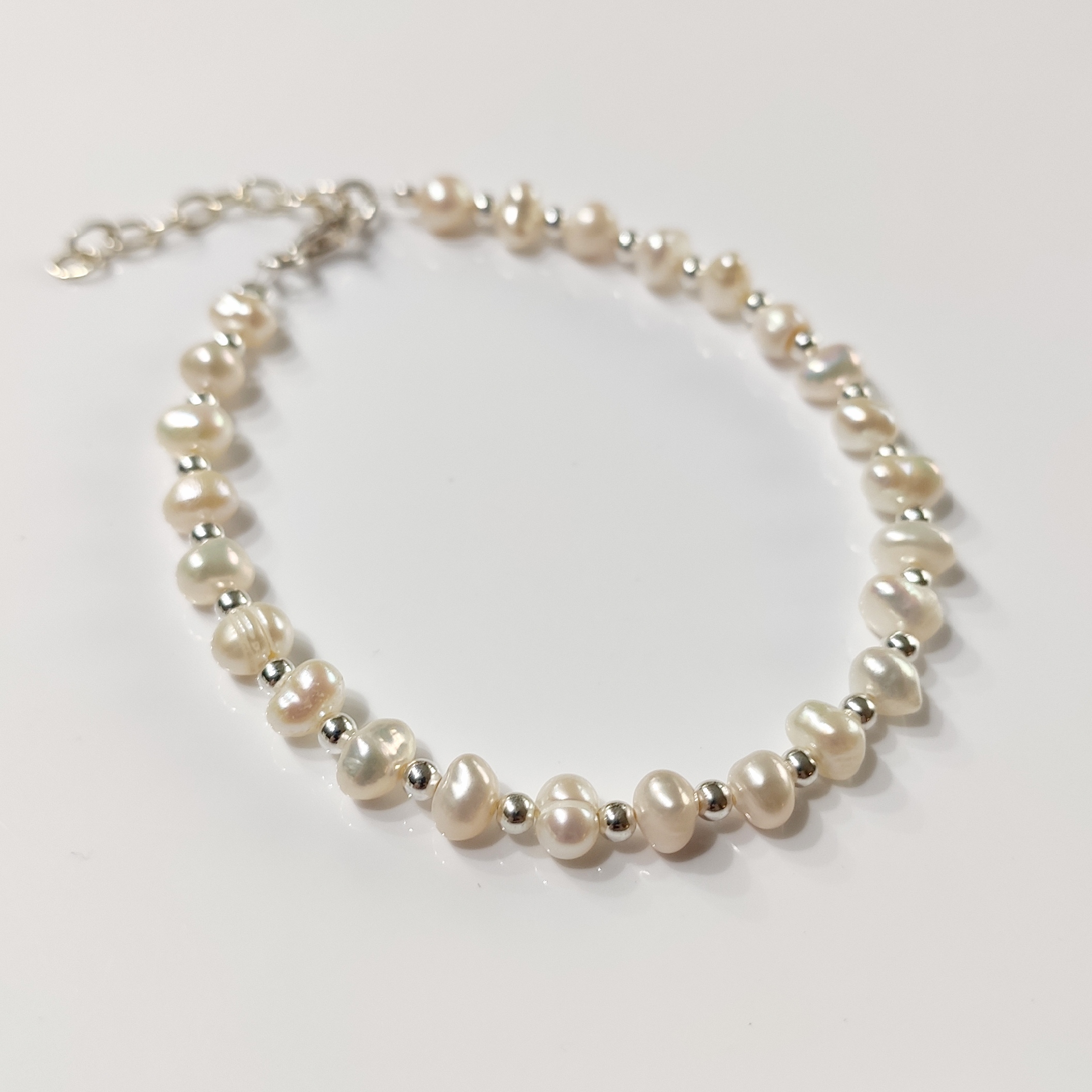 PULSERA CON PERLA DE PLATA 925